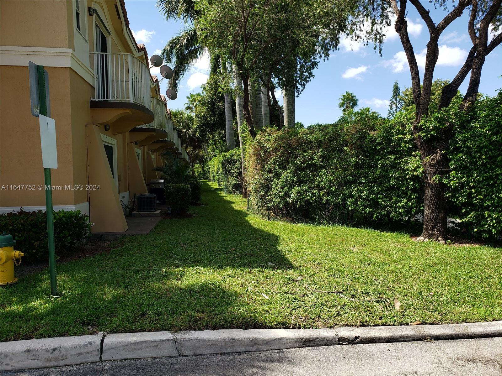 MELROSE POINT CONDO - Residential Lease
