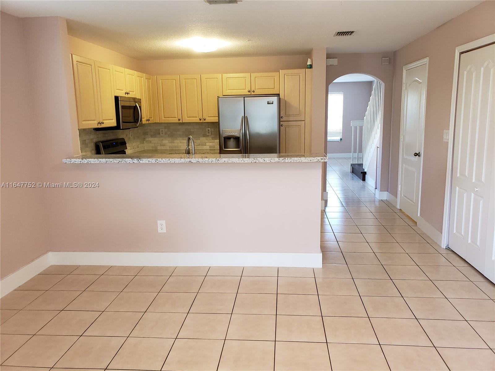 MELROSE POINT CONDO - Residential Lease