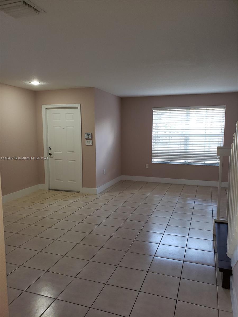 MELROSE POINT CONDO - Residential Lease