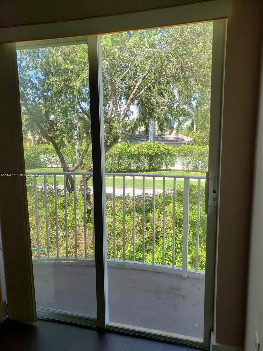 MELROSE POINT CONDO - Residential Lease