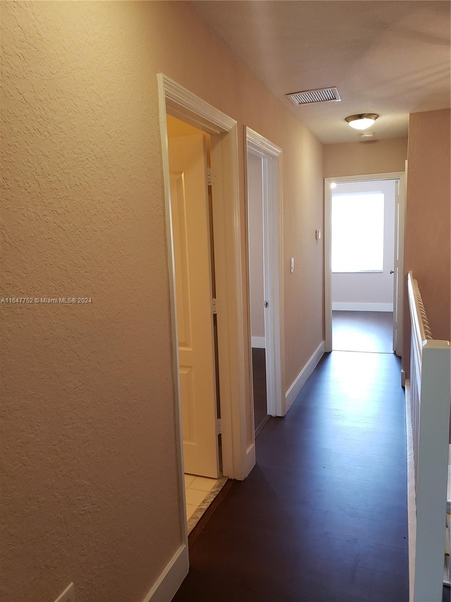 MELROSE POINT CONDO - Residential Lease