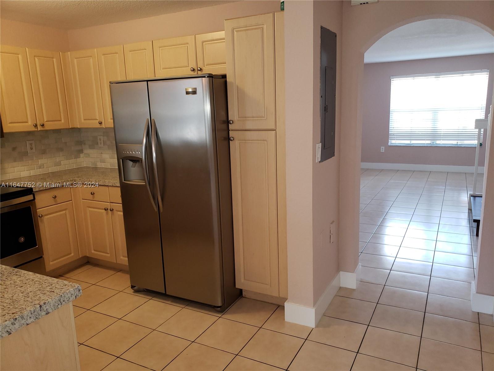 MELROSE POINT CONDO - Residential Lease