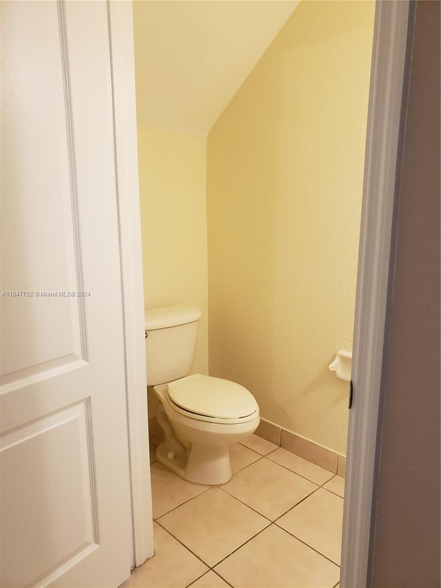 MELROSE POINT CONDO - Residential Lease