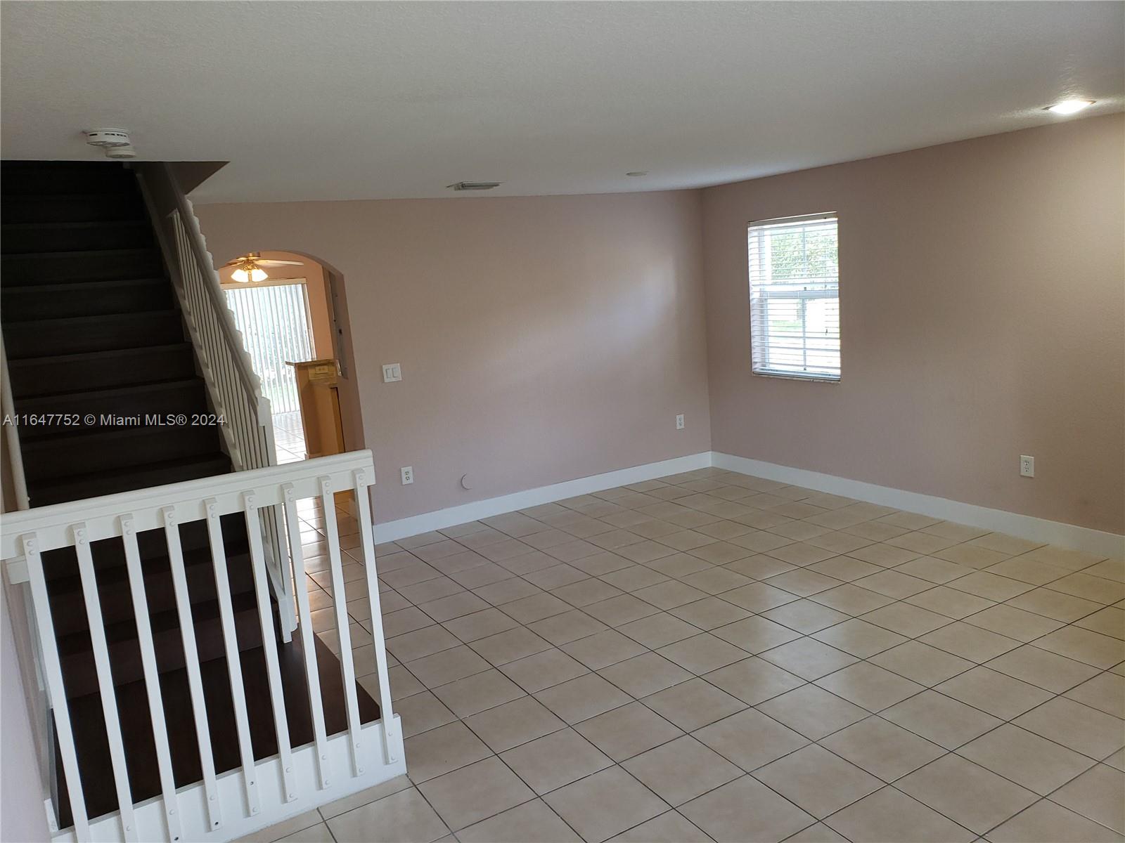 MELROSE POINT CONDO - Residential Lease