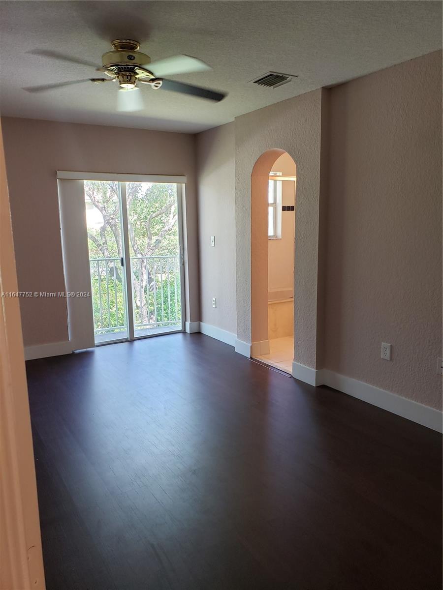 MELROSE POINT CONDO - Residential Lease