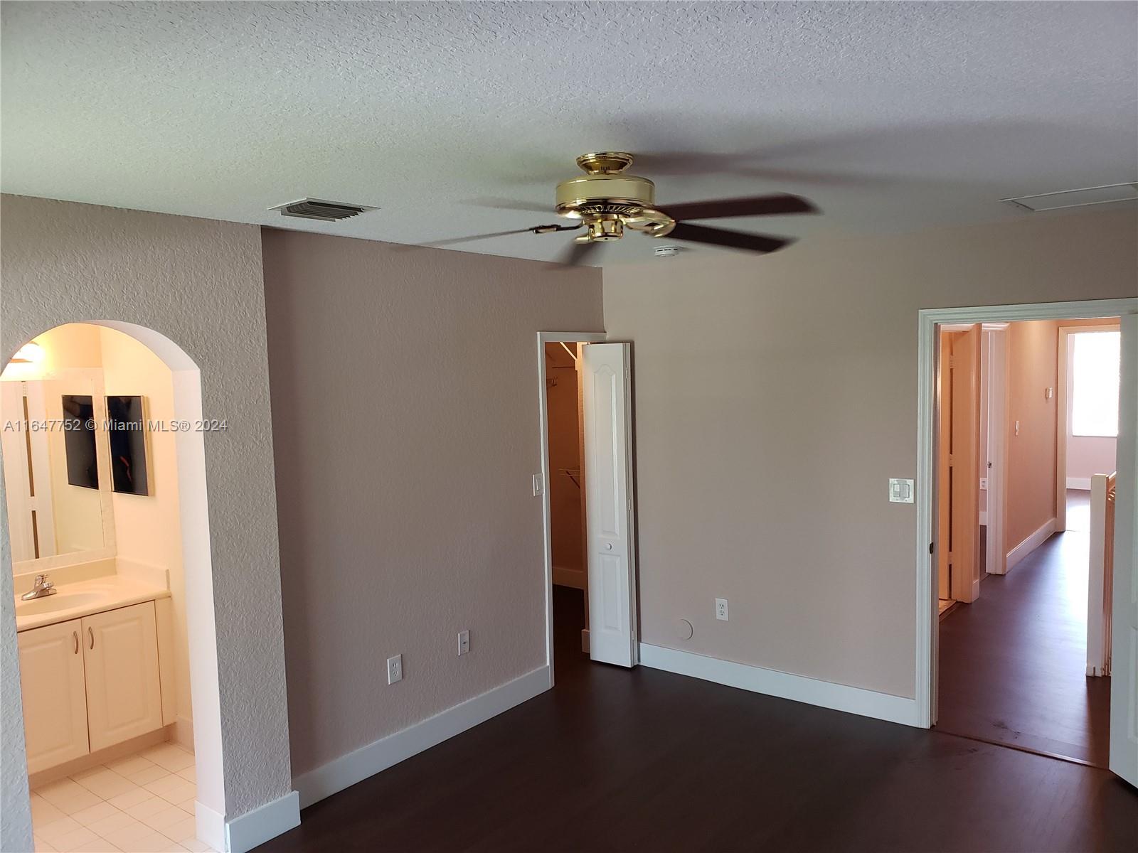 MELROSE POINT CONDO - Residential Lease