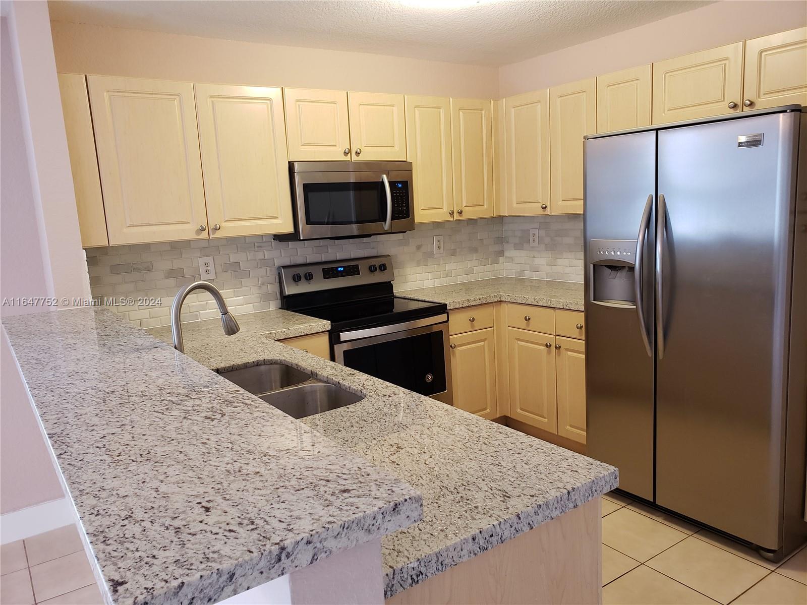 MELROSE POINT CONDO - Residential Lease
