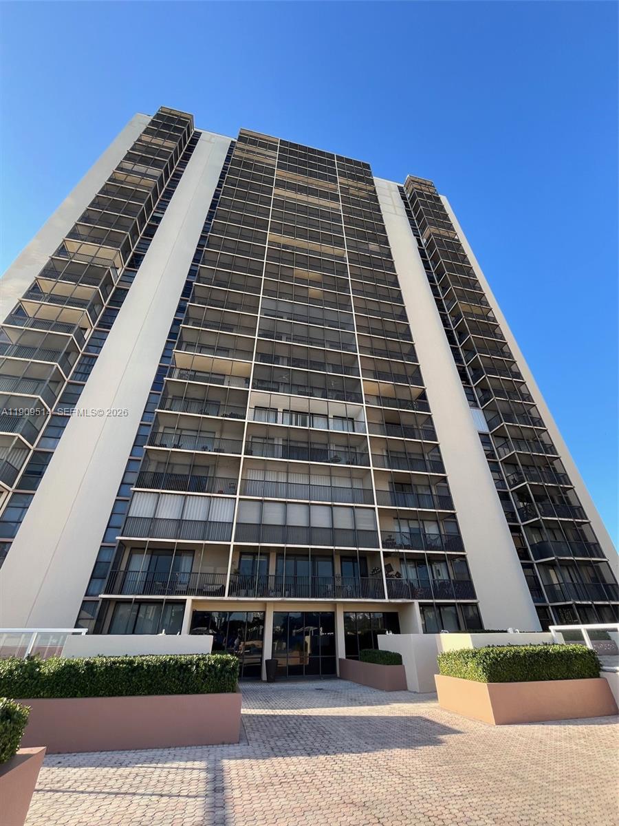 Spacious 1-bedroom, 1.5-bath unit located in Coronado Towers. Enjoy stunning views of the Turnberry golf course from your private balcony. Excellent layout with a bright living area and generous closet space. The building offers great amenities including a pool, gym, and 24-hour security. Perfectly located in the heart of Aventura, just minutes from Aventura Mall, beaches, and top restaurants. Seller motivated. Easy to Show