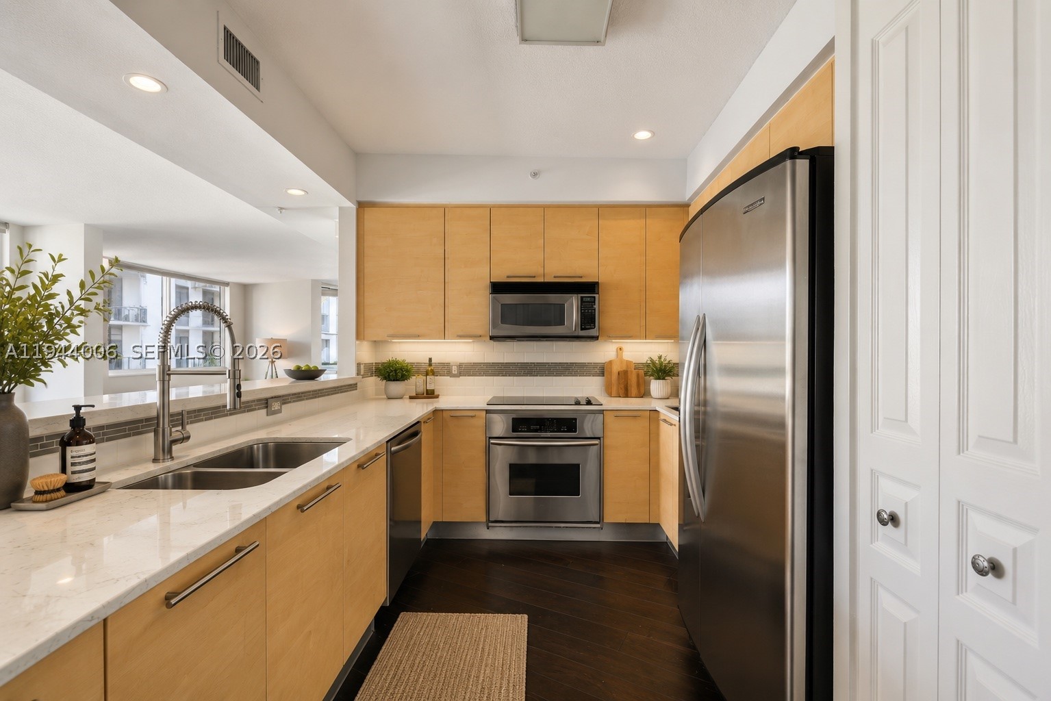 350 LAS OLAS PLACE CONDO - Residential