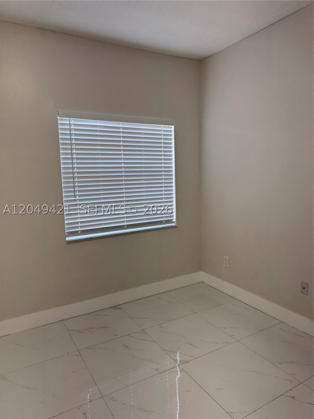 LA HACIENDA COUNTRY CLUB - Residential Lease