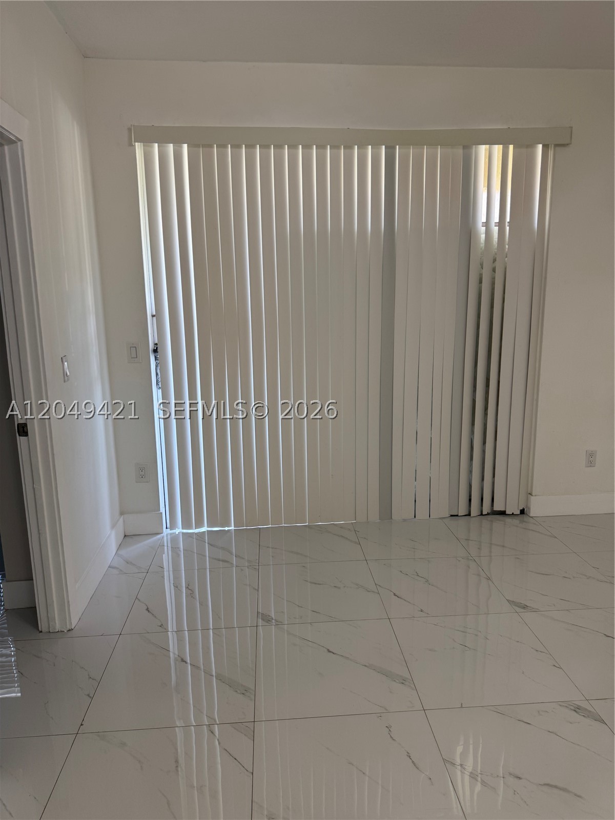 LA HACIENDA COUNTRY CLUB - Residential Lease