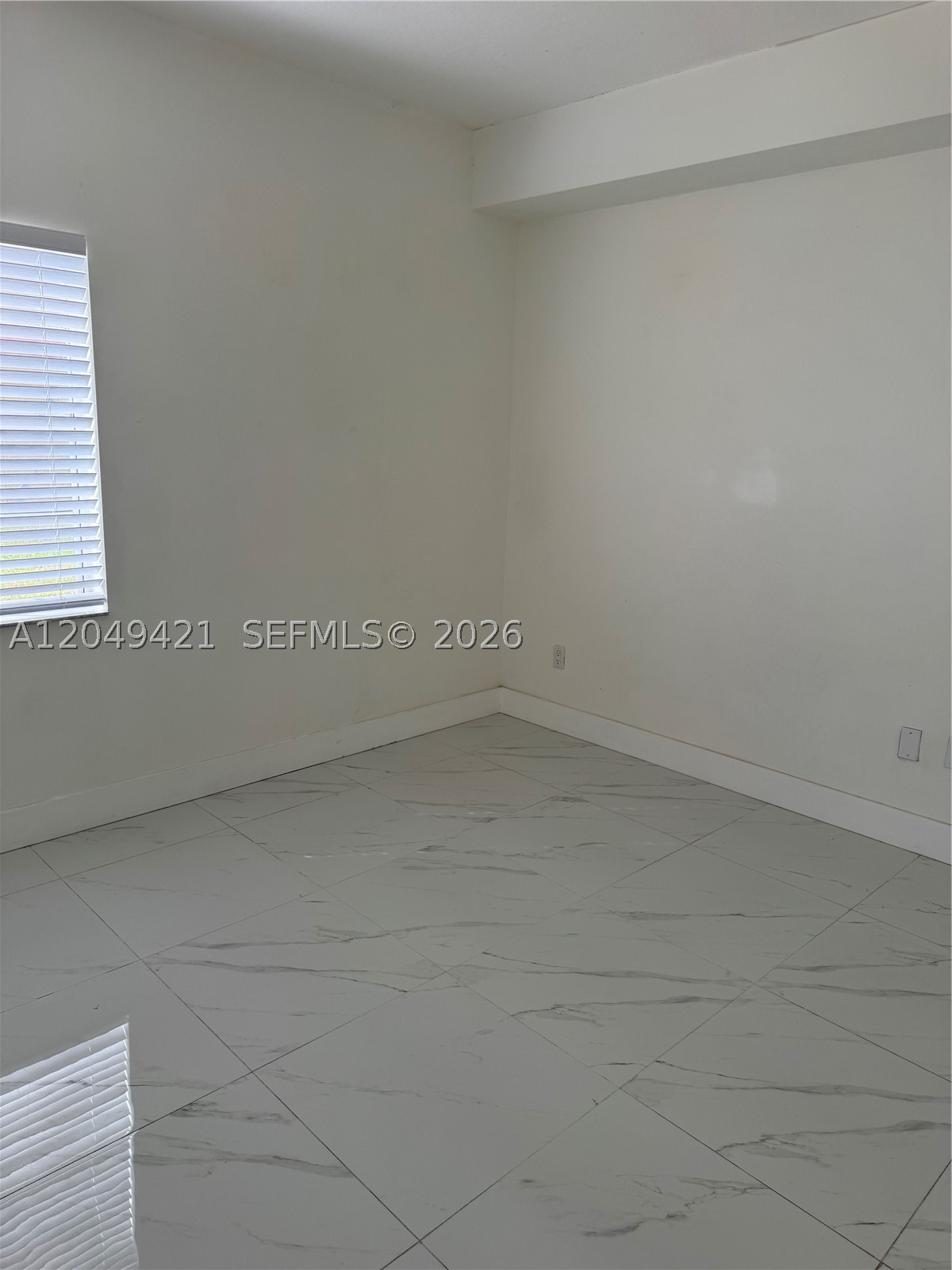 LA HACIENDA COUNTRY CLUB - Residential Lease