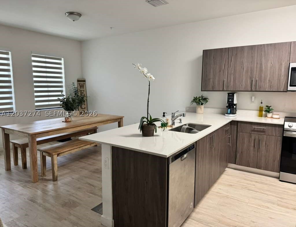 CENTURY PARK SOUTH - Residential Lease