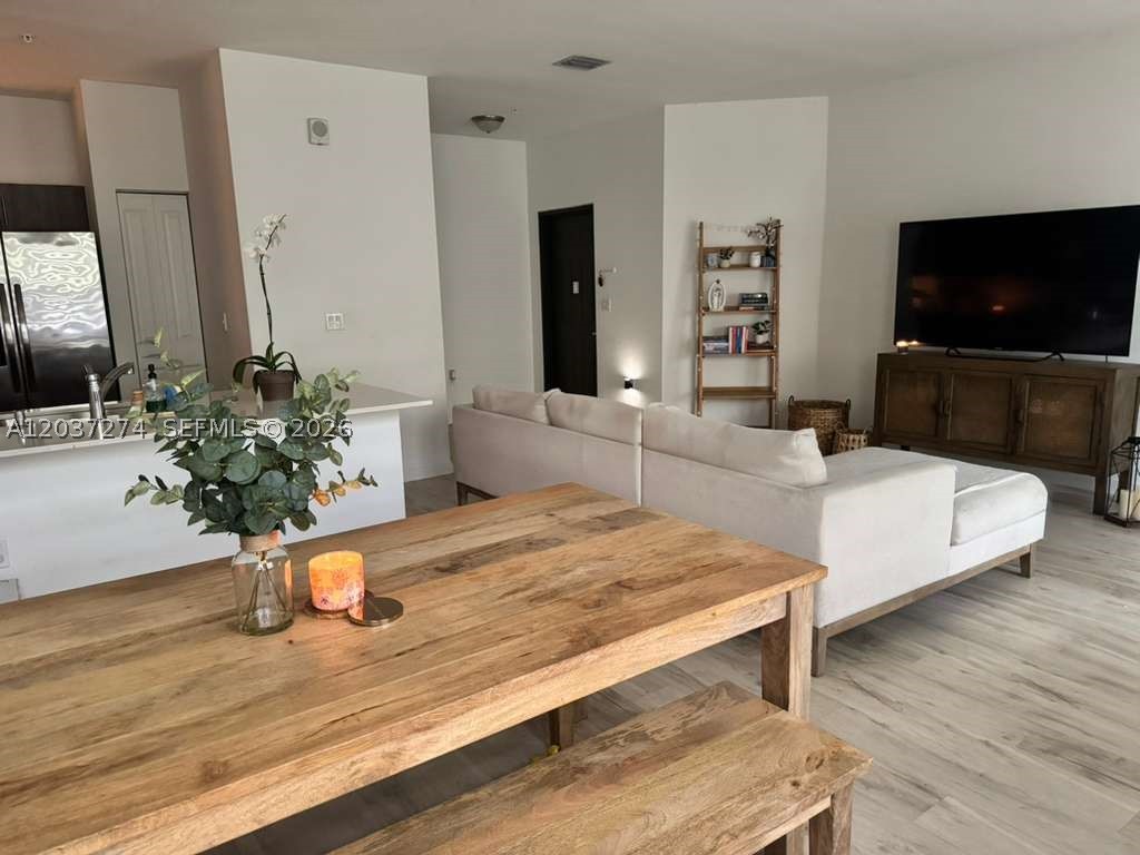 CENTURY PARK SOUTH - Residential Lease