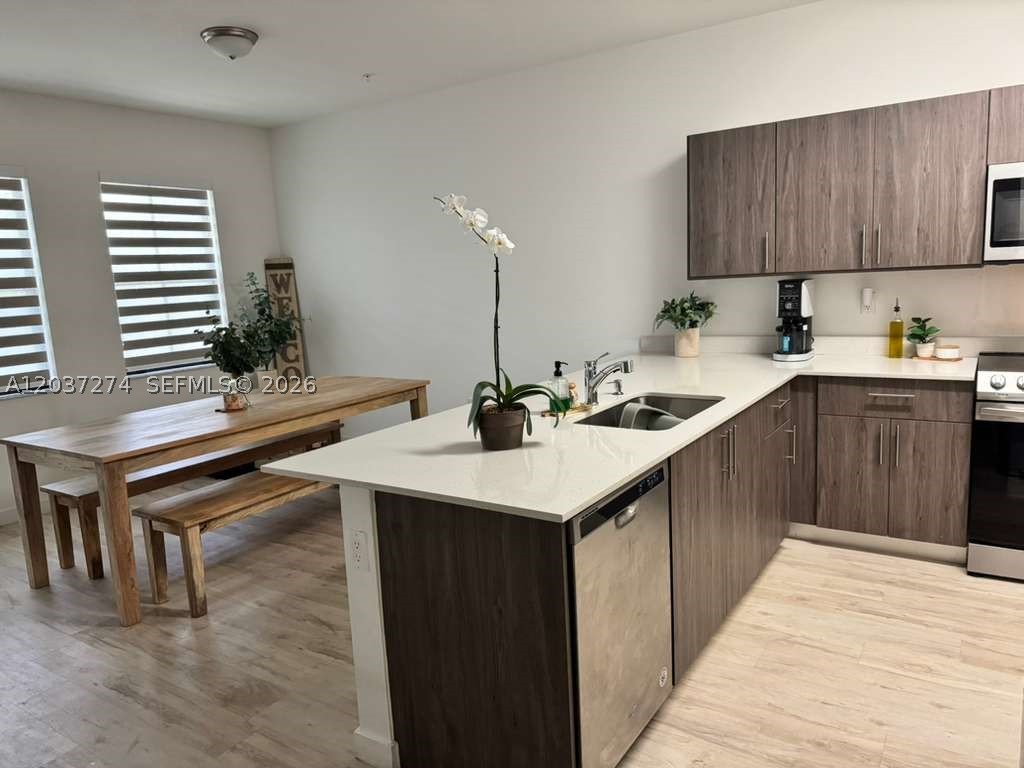 CENTURY PARK SOUTH - Residential Lease