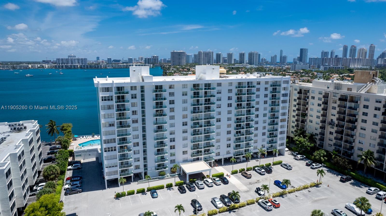 STRATFORD HOUSE CONDO - Residential