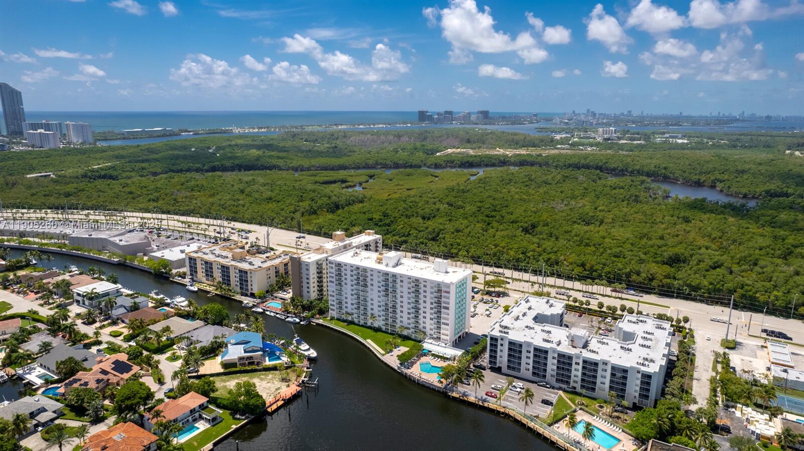 STRATFORD HOUSE CONDO - Residential