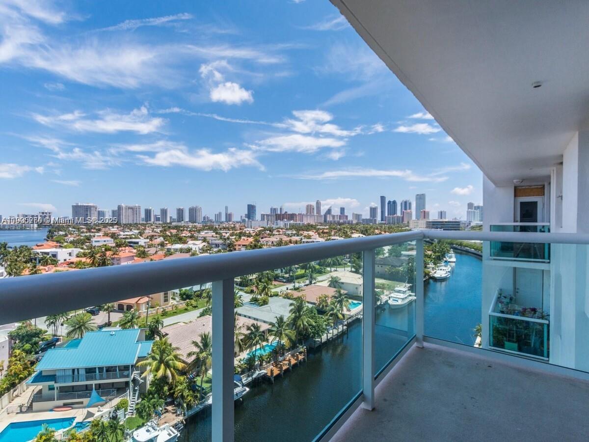 STRATFORD HOUSE CONDO - Residential