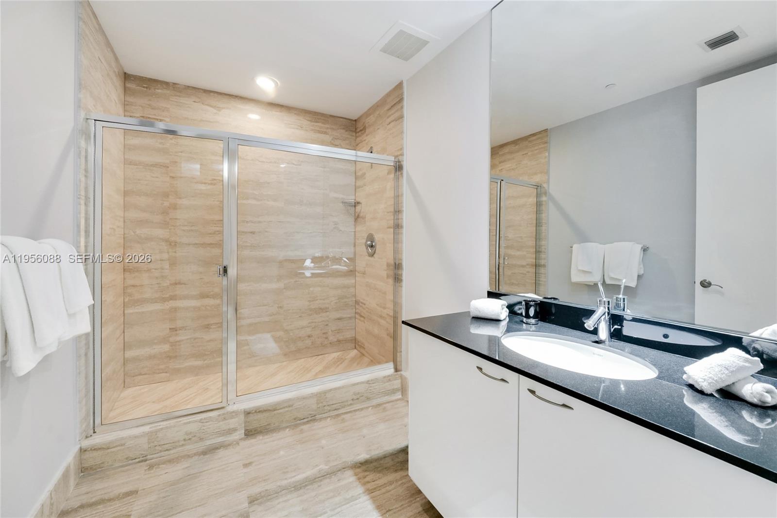 TDR TOWER I CONDO - Residential