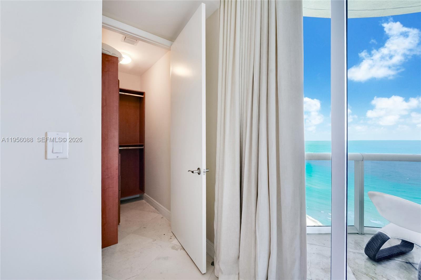 TDR TOWER I CONDO - Residential