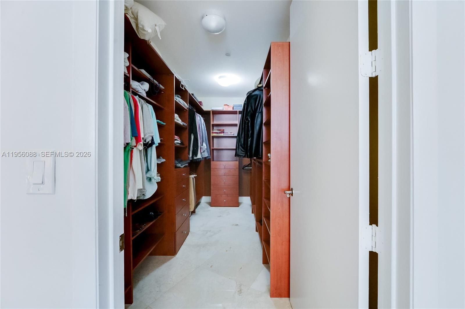 TDR TOWER I CONDO - Residential
