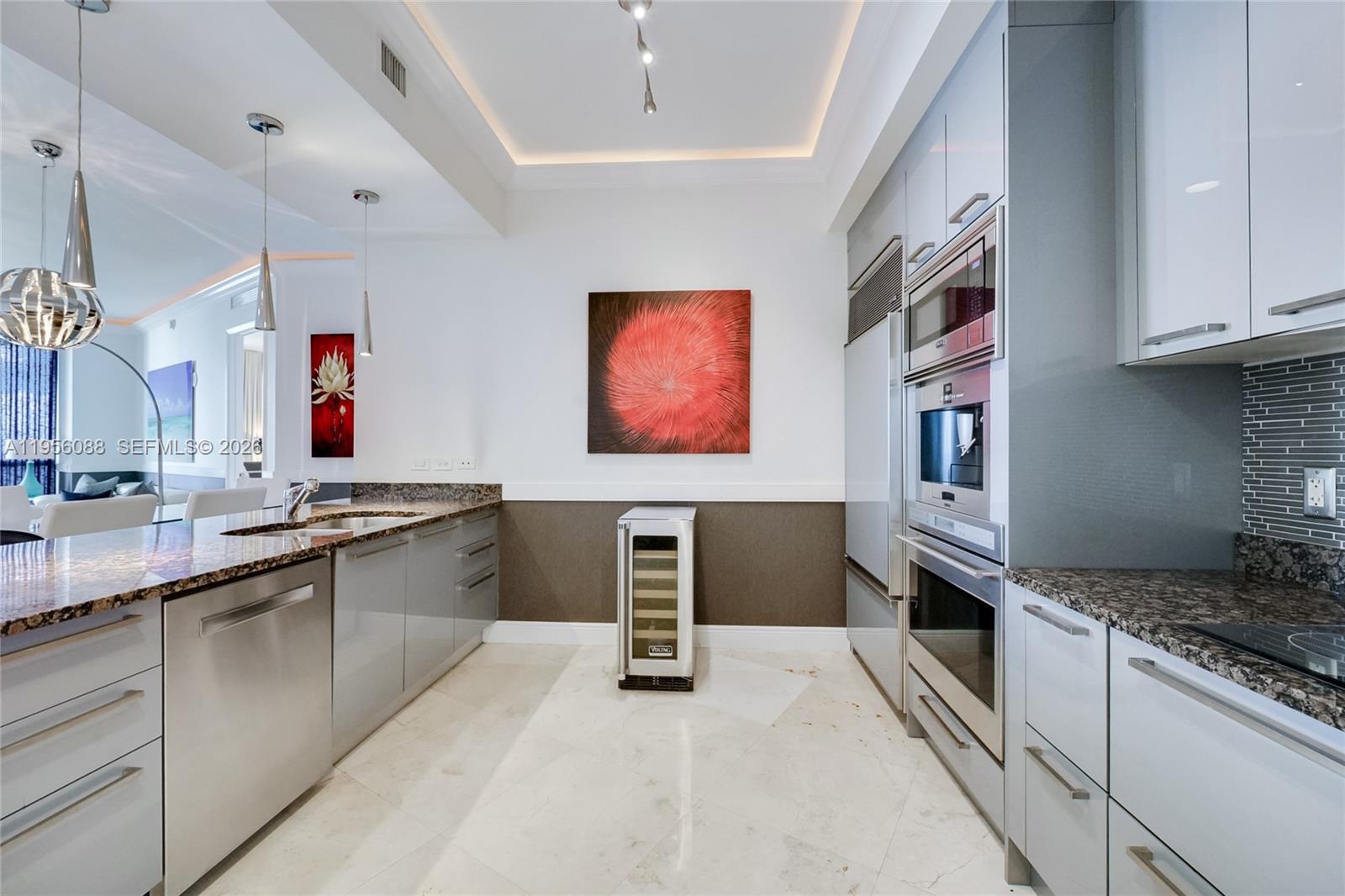 TDR TOWER I CONDO - Residential