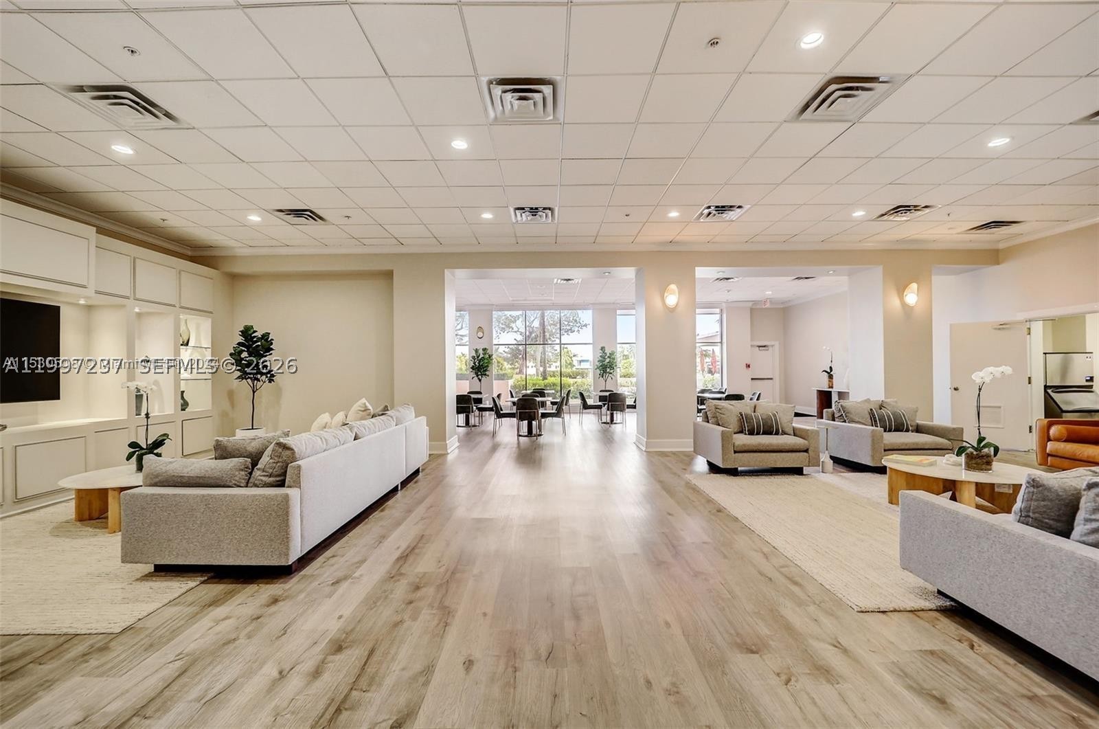 5600 CONDO - Residential