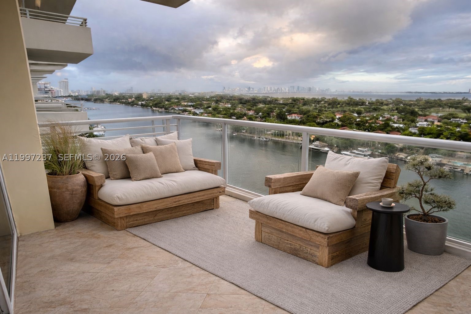 5600 CONDO - Residential