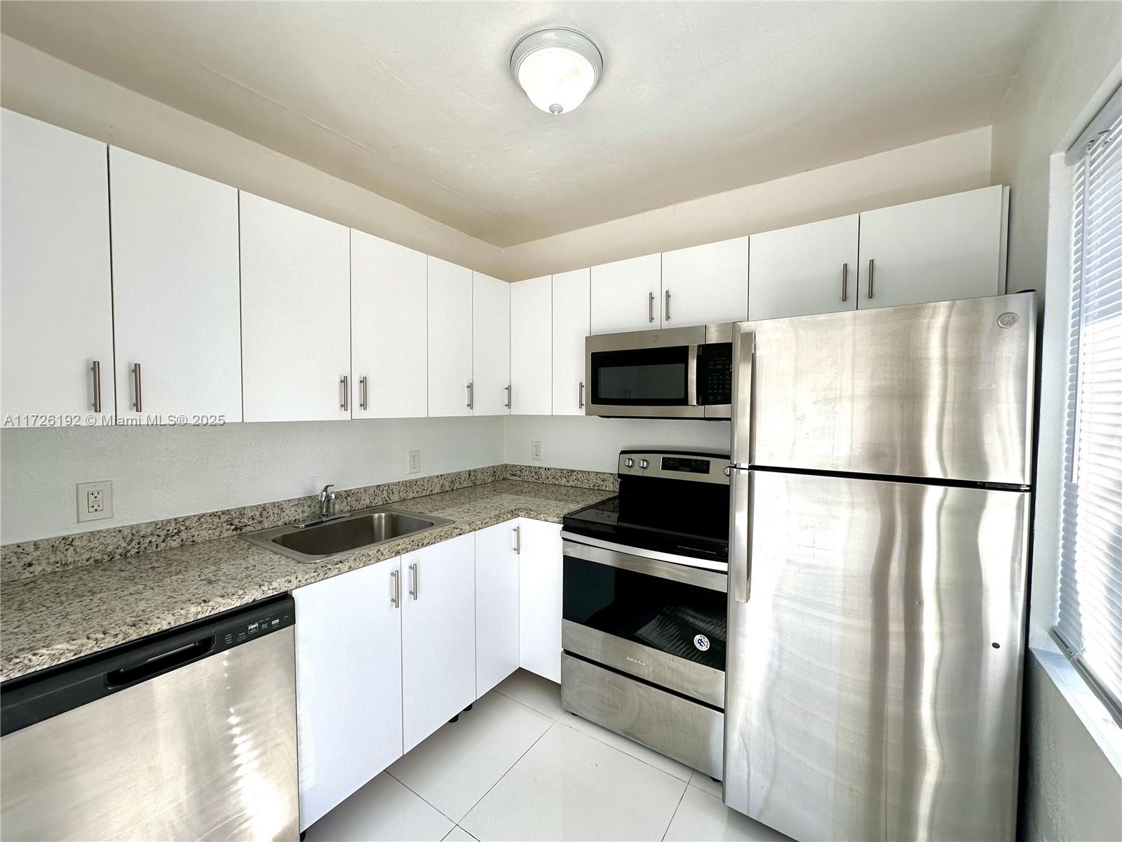 BISCAYNE BCH SUB - Residential Lease