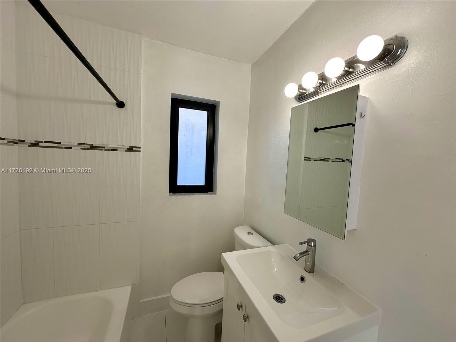 BISCAYNE BCH SUB - Residential Lease