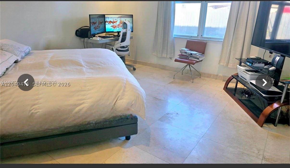 FLORIDIAN BAY ESTATES - Residential