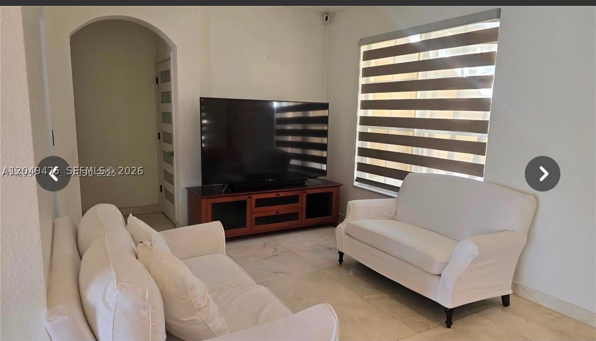FLORIDIAN BAY ESTATES - Residential
