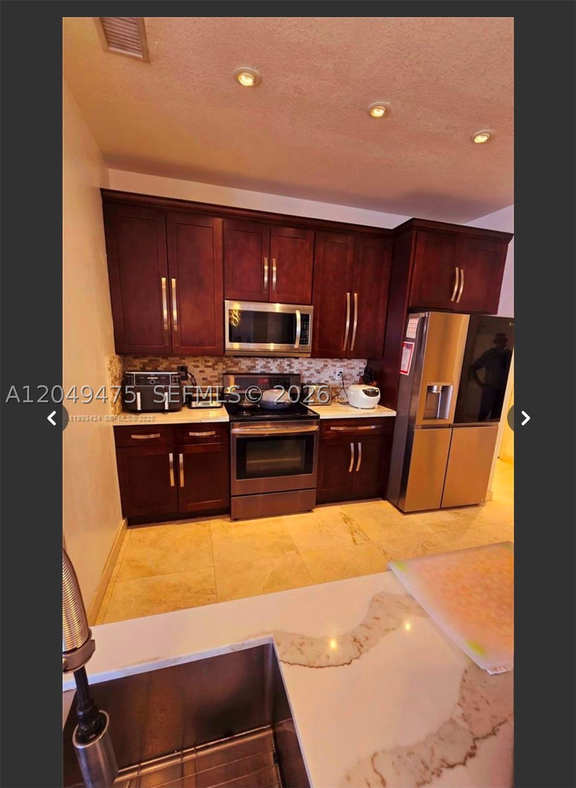 FLORIDIAN BAY ESTATES - Residential