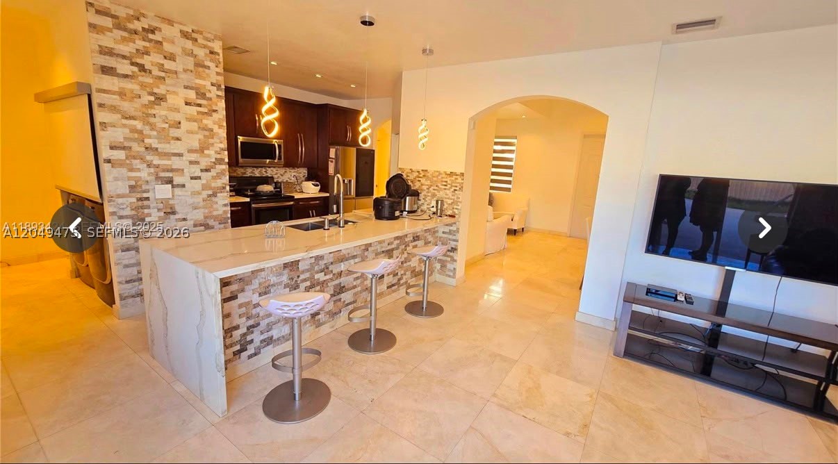 FLORIDIAN BAY ESTATES - Residential