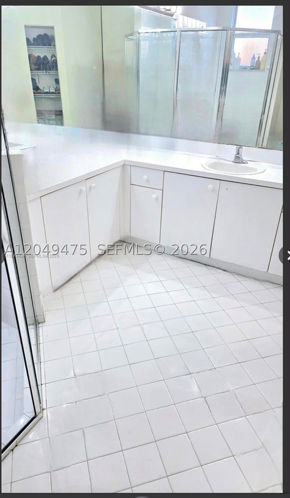 FLORIDIAN BAY ESTATES - Residential