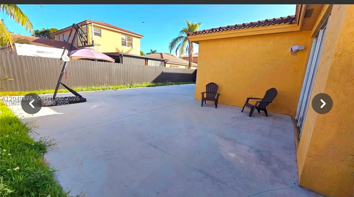 FLORIDIAN BAY ESTATES - Residential