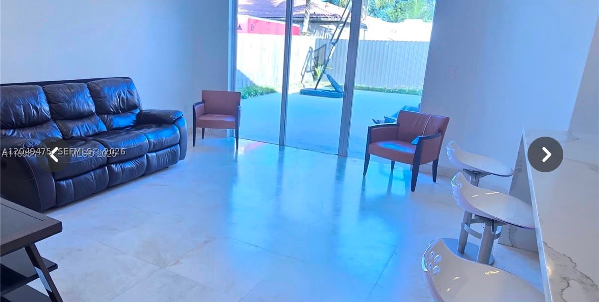 FLORIDIAN BAY ESTATES - Residential