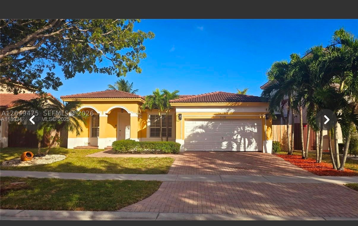 FLORIDIAN BAY ESTATES - Residential