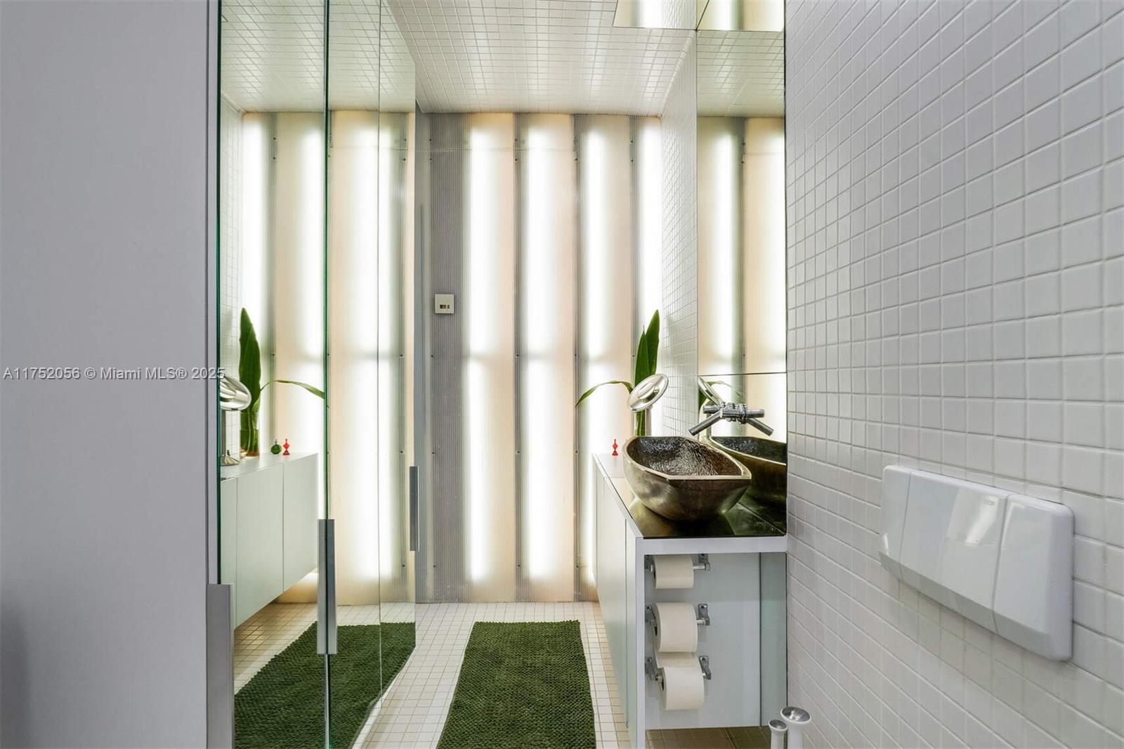 DON-BAR CONDO - Residential