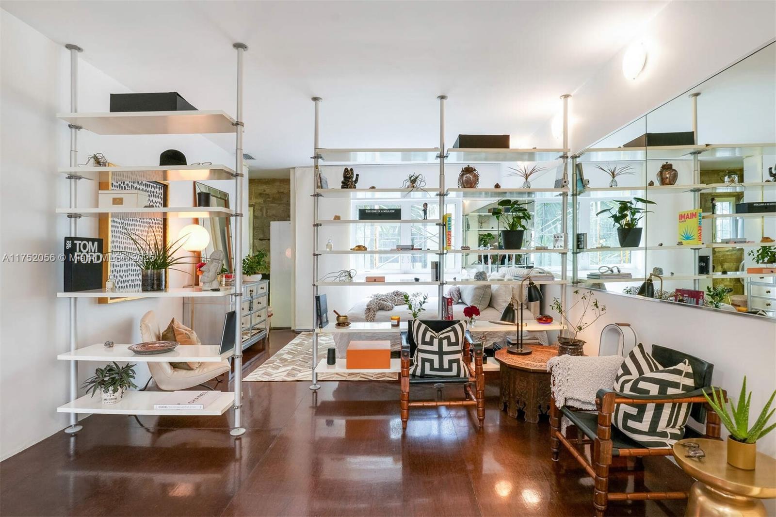 DON-BAR CONDO - Residential