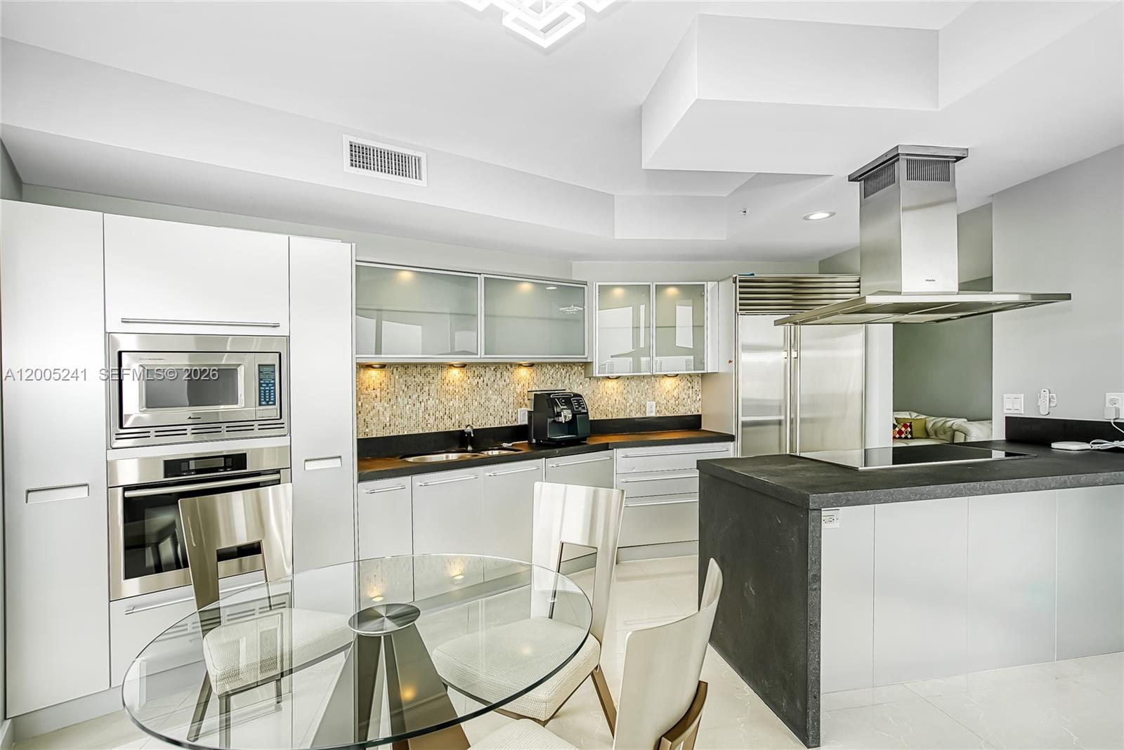 TRUMP ROYALE CONDO - Residential