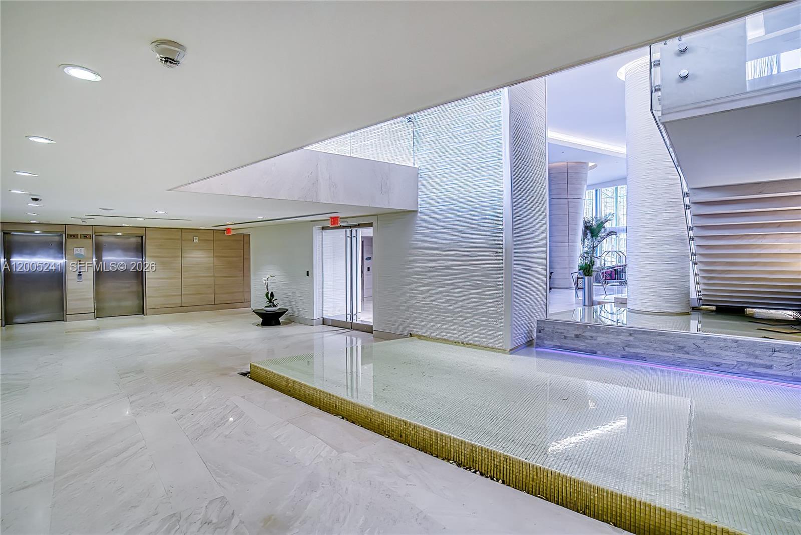 TRUMP ROYALE CONDO - Residential