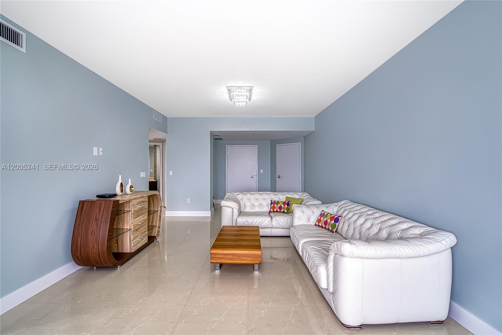 TRUMP ROYALE CONDO - Residential