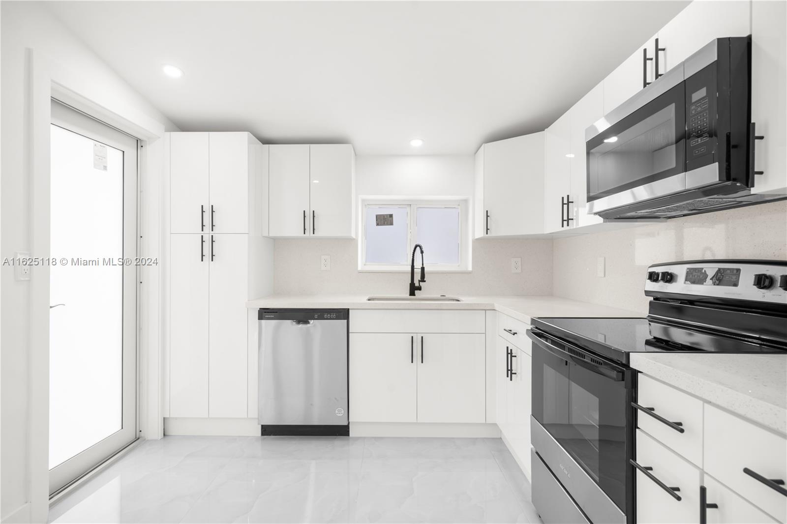 HERITAGE HOMES - Residential