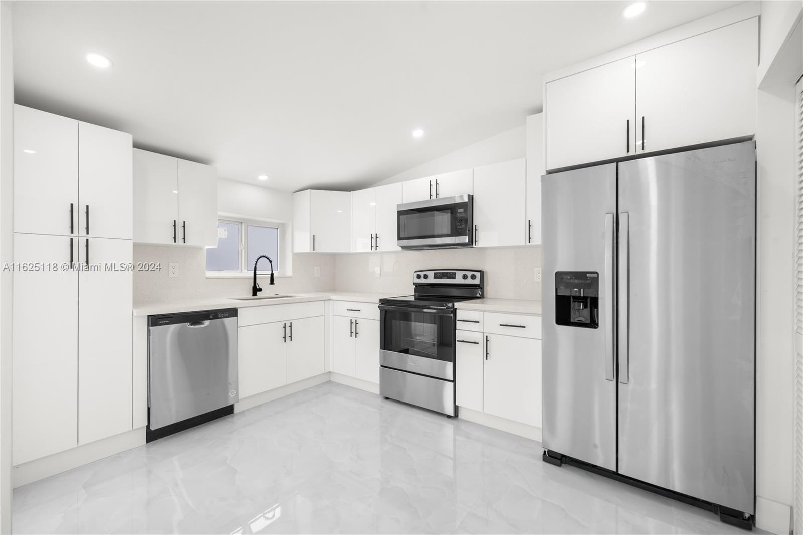 HERITAGE HOMES - Residential