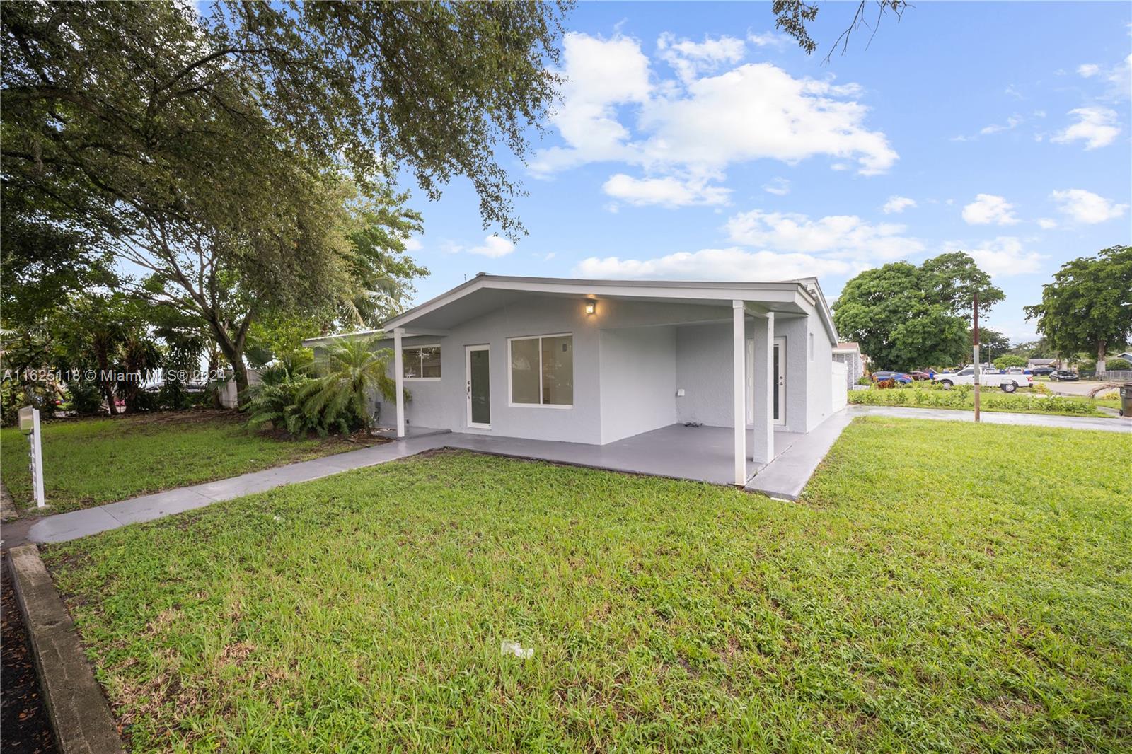 HERITAGE HOMES - Residential