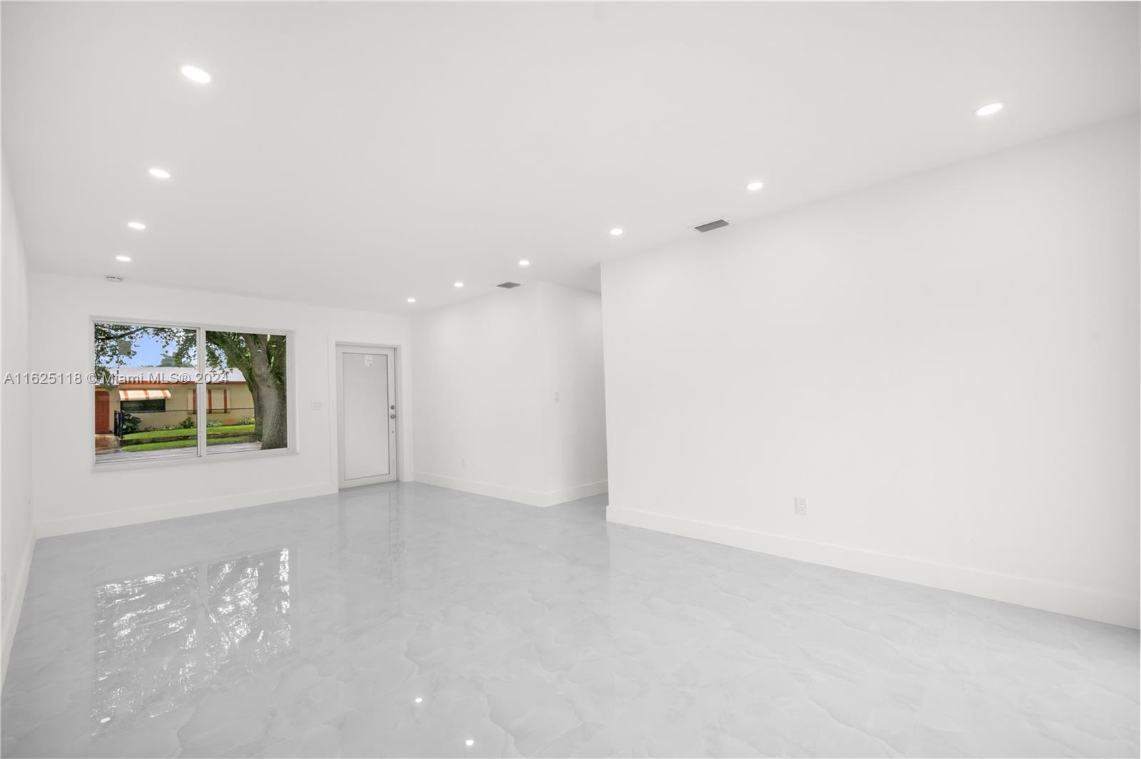 HERITAGE HOMES - Residential