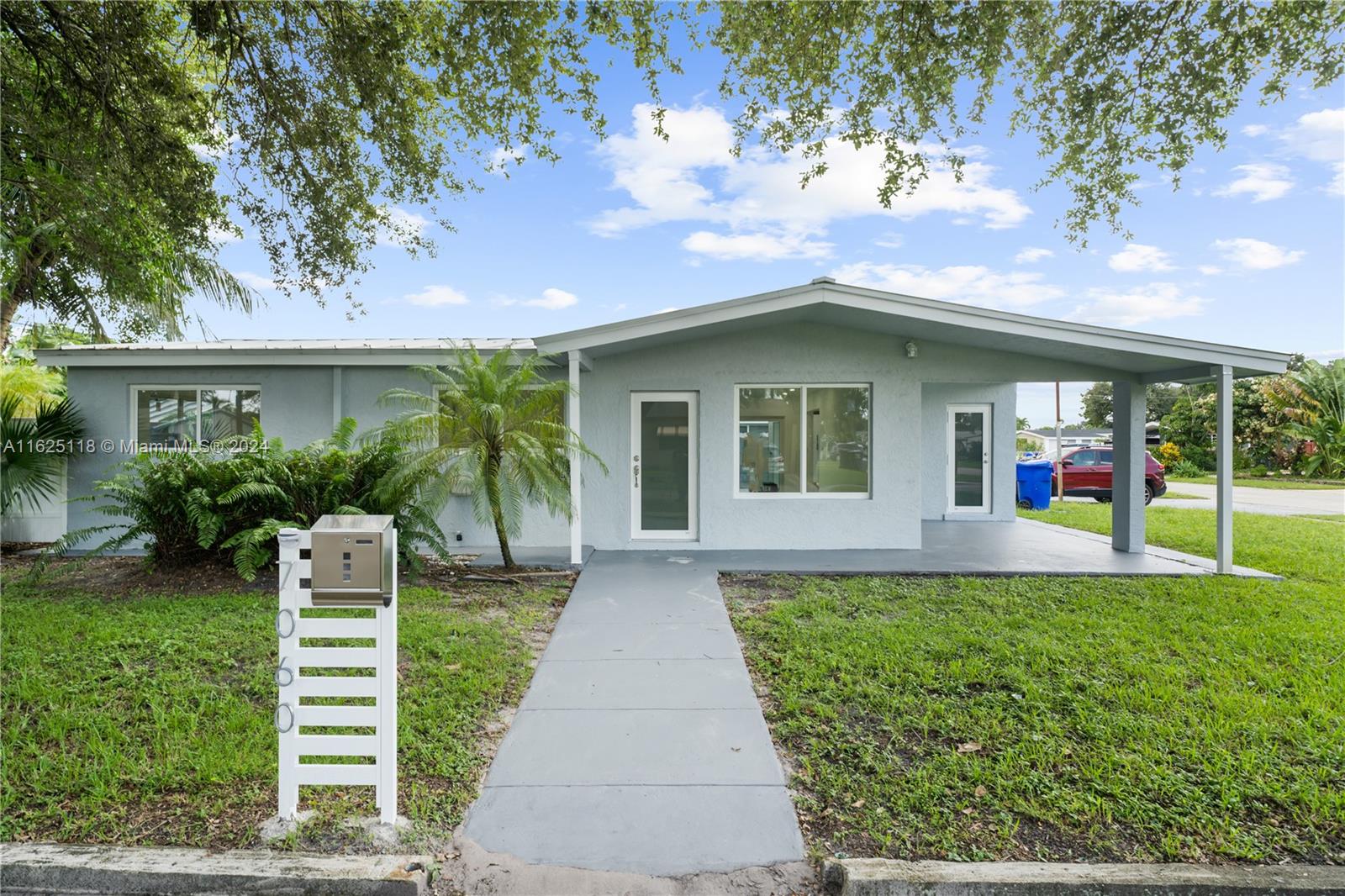 BUY THIS BEAUTIFULLY REMODELED SINGLE FAMILY ON A LARGE CORNER LOT IN BEAUTIFUL HOLLYWOOD FLORIDA. THE PROPERTY FEATURES THE FOLLOWING:2019 METAL ROOF, NEW IMPACT WINDOWS AND DOORS, NEW KITCHEN WITH QUARTZ COUNTERTOPS, NEW BATHROOMS, NEW LED LIGHTS, NEW PORCELAIN TILE FLOORS, NEW PAINT INSIDE AND OUT, NEW STAINLESS STEEL APPLIANCES AND MUCH MORE. HURRY IT WONT LAST!