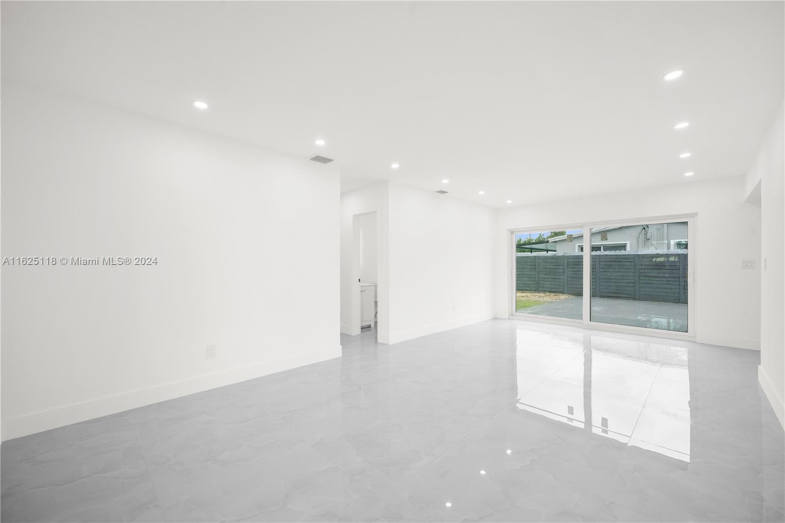 HERITAGE HOMES - Residential