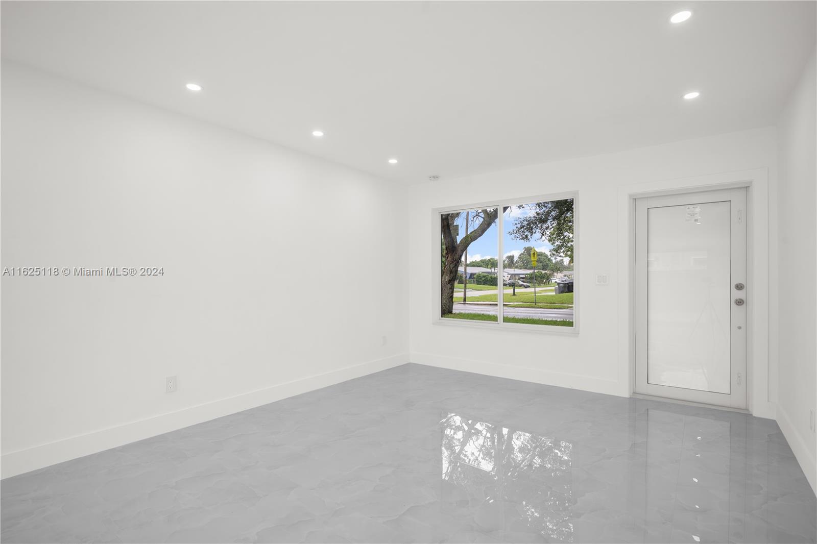 HERITAGE HOMES - Residential